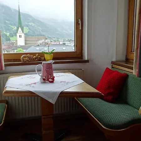 Appartementhaus Kaltenbach-stumm 아파트