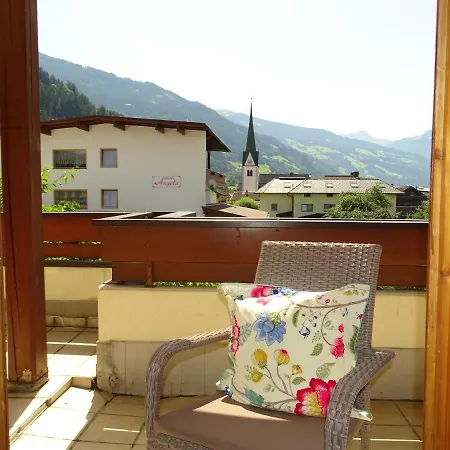 Apartmán Appartementhaus Kaltenbach-stumm By Piaunddirk Stumm