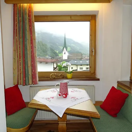 Appartementhaus Kaltenbach-stumm By Piaunddirk Daire Stumm