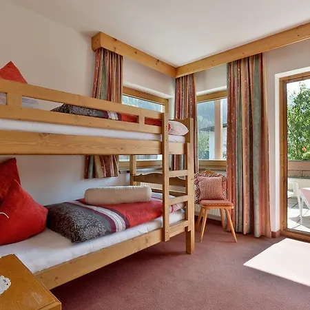 Appartementhaus Kaltenbach-stumm By Piaunddirk *